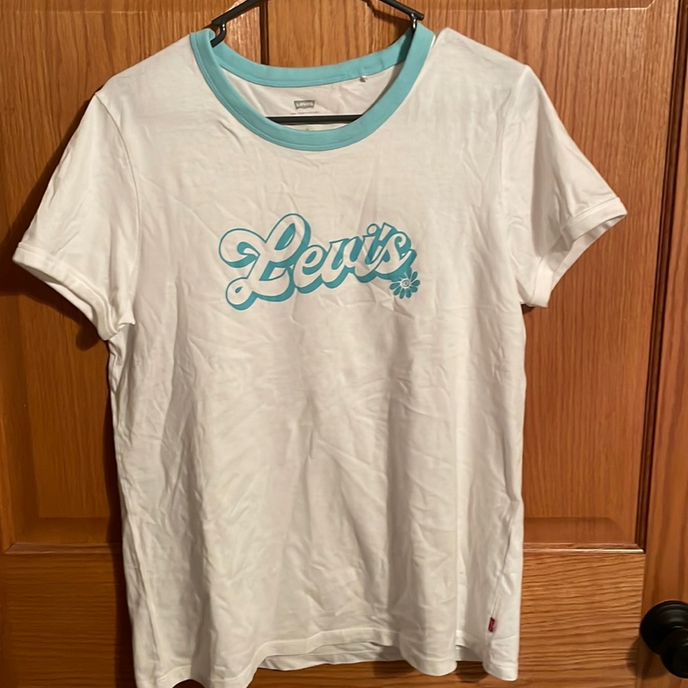 Levi’s T-shirt